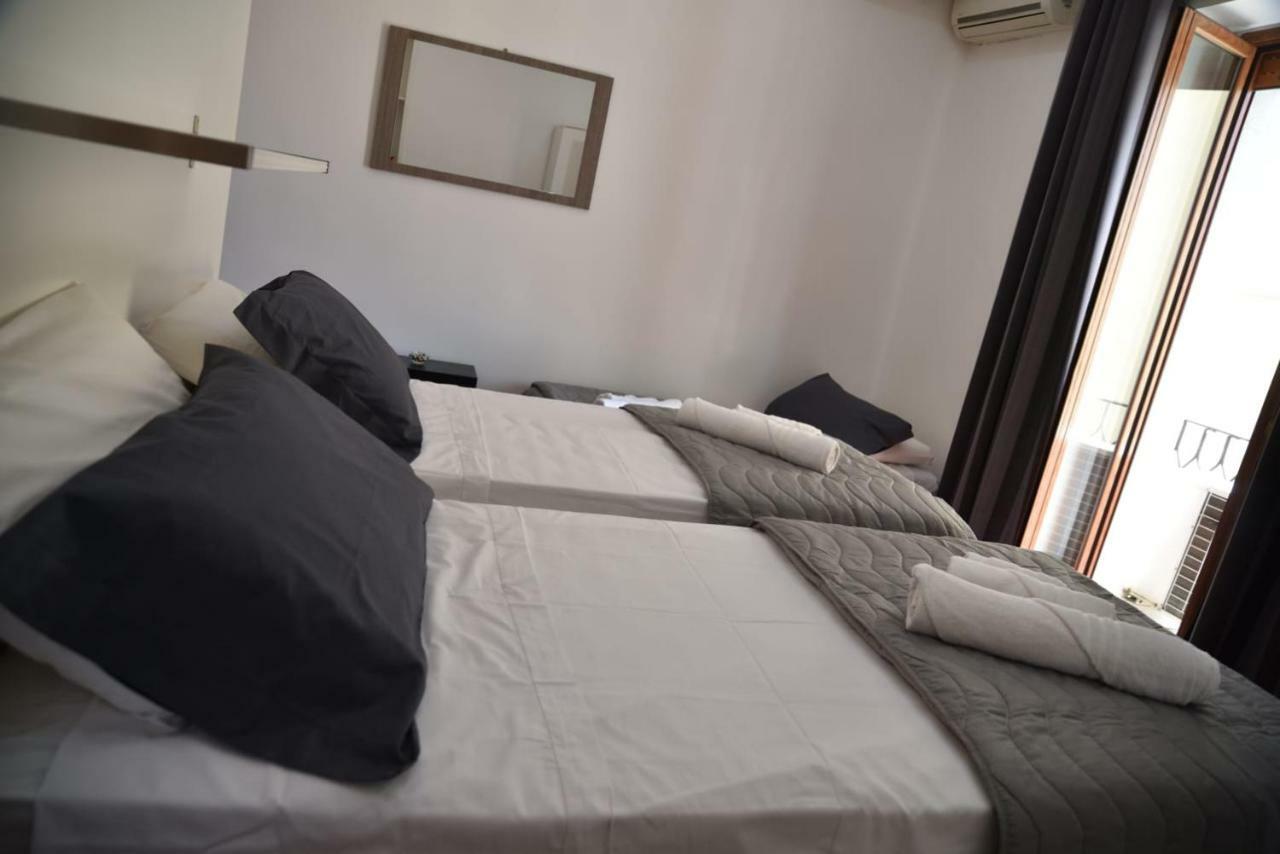 B&B Terronia Napels Buitenkant foto